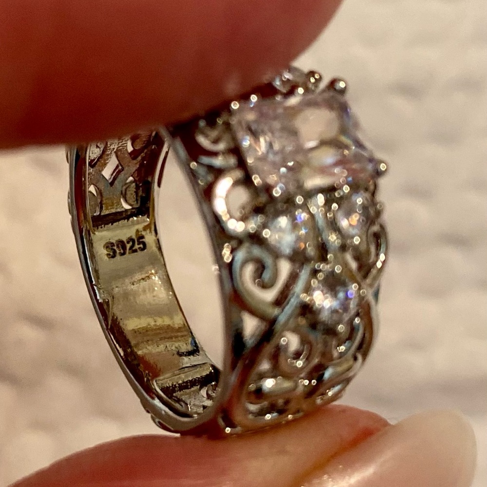 107) 925 silver plated With CZ Ring - Picture 3 of 6